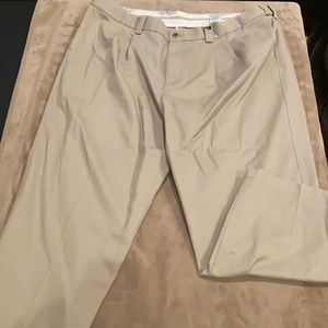 Men’s khaki pants